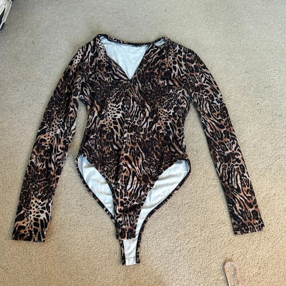 cheetah print quarter zip bodysuit - Picture 2 of 5